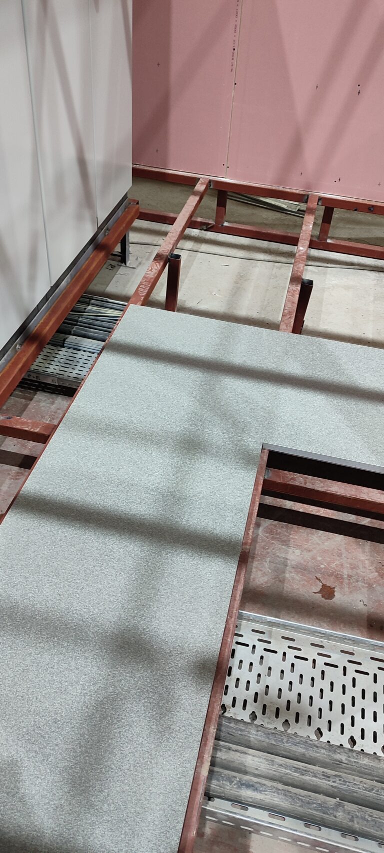 pvc kaplı yukseltilmis doseme